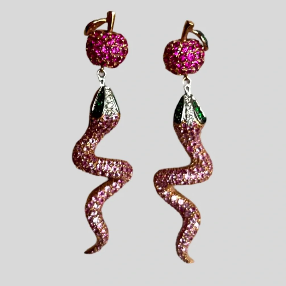 Go ahead and-let yourself be tempted by this vivid 18kt two-tone gold earrings - Picture 2 of 9